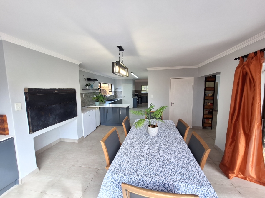 4 Bedroom Property for Sale in Wavecrest Eastern Cape